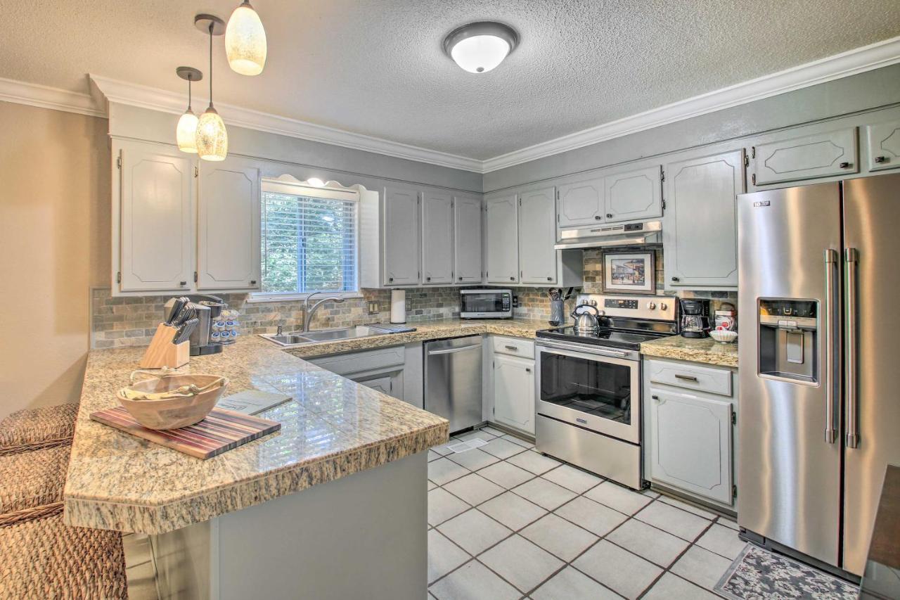 Charming Hot Springs Home With Sunroom And Yard ภายนอก รูปภาพ
