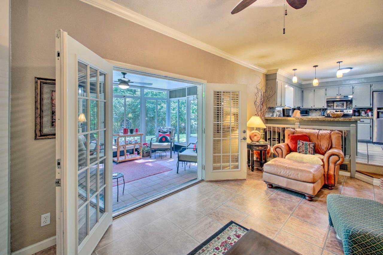 Charming Hot Springs Home With Sunroom And Yard ภายนอก รูปภาพ